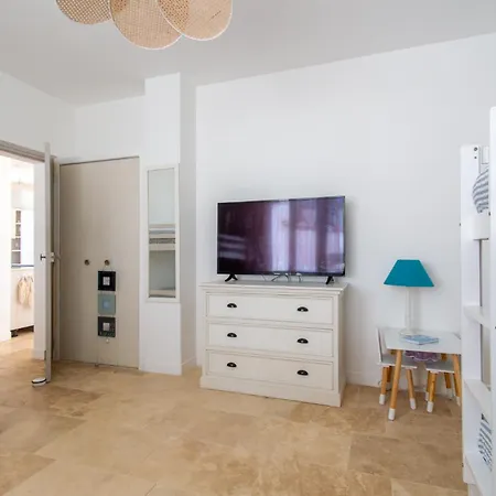 Frontignan, Azzura, Piscine וילה *